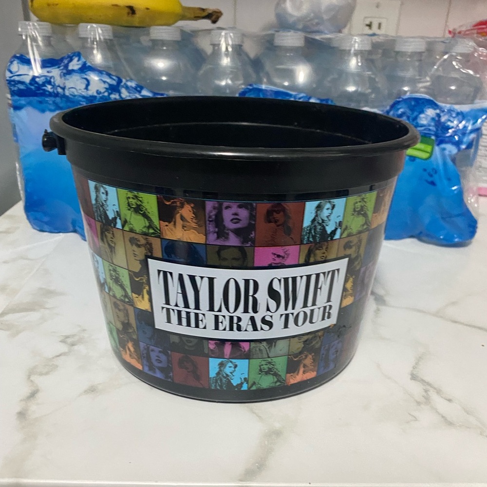 Taylor swift bucket